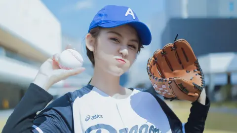 生病吐血女孩